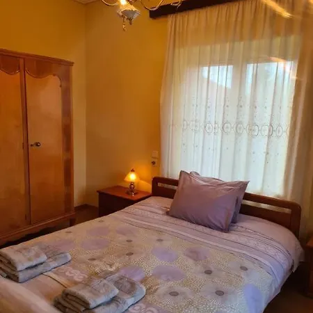 Anna * Paliókastron